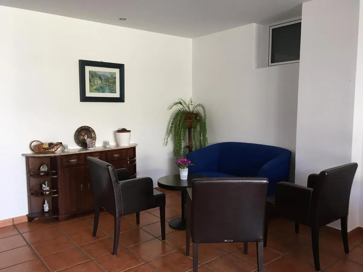 Casa Do Til Acomodação com café da manhã Santana  Alojamento de Acomodação e Pequeno-almoço Santana (Madeira)