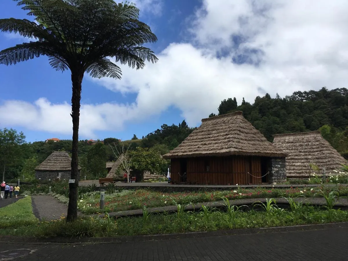 Casa Do Til Acomodação com café da manhã Santana  Alojamento de Acomodação e Pequeno-almoço Santana (Madeira)